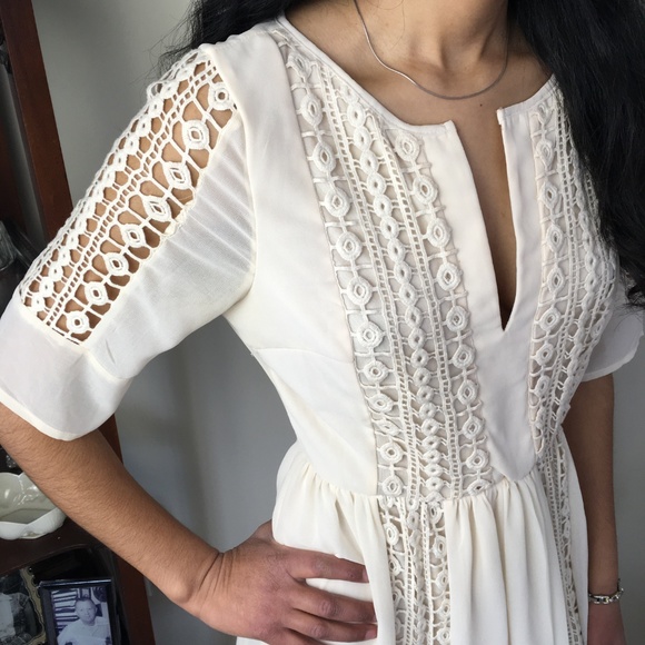 🌸Ivory Dress Boutique Sheer Cut Out GORGEOUS - Picture 2 of 6